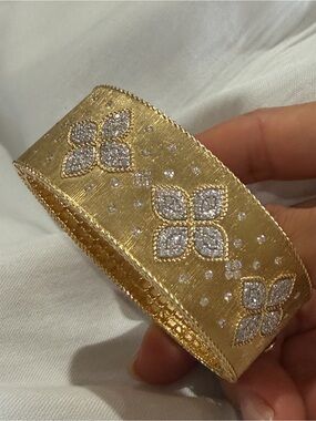 Roberto Coin 18K Yellow Gold 1.90CTW Diamond Wide Bangle Bracelet 61g 7.75”